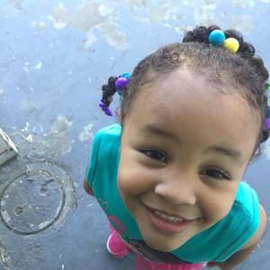 Meet your Posher, Mona